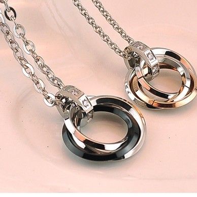 Nouveau Design Simple Anneaux En Acier Au Titane 316l Pendentif Amoureux Colliers (prix Pour Une Paire)