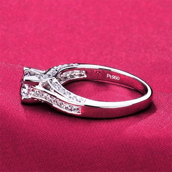 0.39 Carat Simulé Bague De Fiançailles / Mariage / Promesse De Diamant Pour Elle