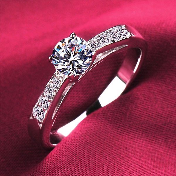 0.39 Carat Simulé Bague De Fiançailles / Mariage / Promesse De Diamant Pour Elle