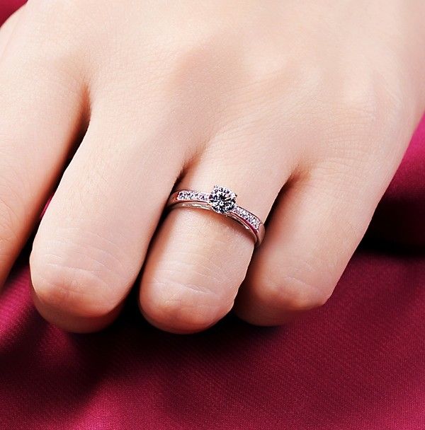 0.39 Carat Simulé Bague De Fiançailles / Mariage / Promesse De Diamant Pour Elle