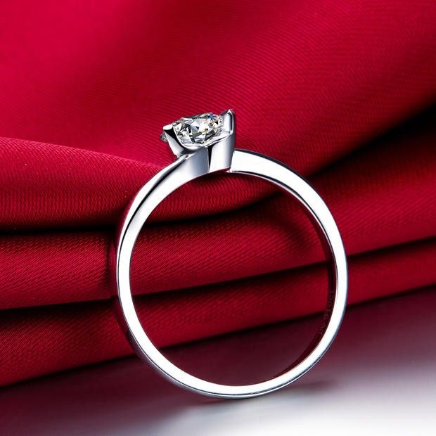 0.5ct Coeur Coupé Créé Saphir Blanc Rhodié Plaqué Argent Sterling 925 Bague De Promesse / Bague De Fiançailles Pour Femmes