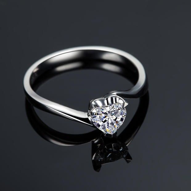 0.5ct Coeur Coupé Créé Saphir Blanc Rhodié Plaqué Argent Sterling 925 Bague De Promesse / Bague De Fiançailles Pour Femmes