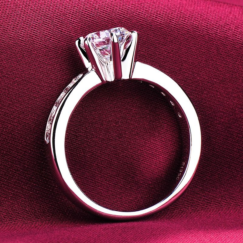 0.6 - 2.0 Carats Simulé Bague De Fiançailles / Mariage / Promesse De Diamant Pour Elle