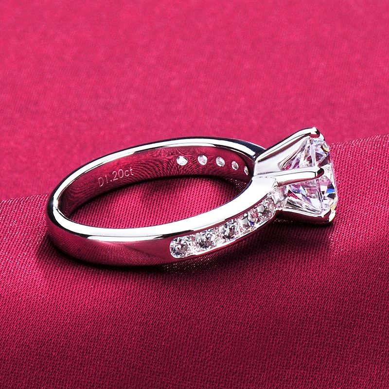 0.6 - 2.0 Carats Simulé Bague De Fiançailles / Mariage / Promesse De Diamant Pour Elle