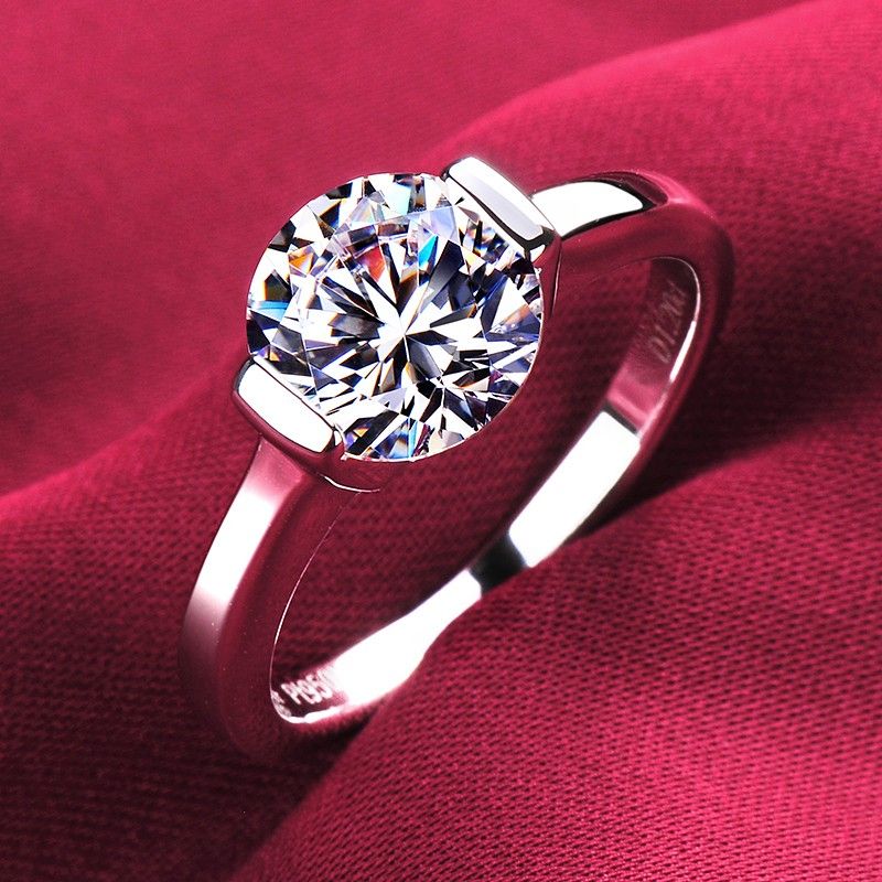 0.6 - 2.0 Carats Simulé Bague De Fiançailles / Mariage / Promesse De Diamant Pour Elle