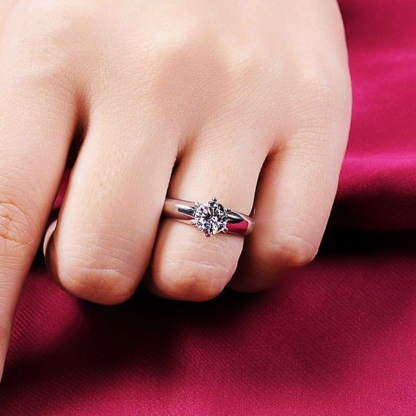 0.6 - 2.0 Carats Simulé Bague De Fiançailles / Mariage / Promesse De Diamant Pour Elle