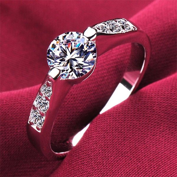 0.6 Carat Simulé Bague De Fiançailles / Mariage / Promesse De Diamant Pour Elle