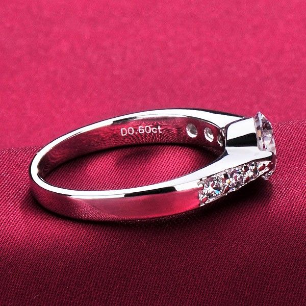 0.6 Carat Simulé Bague De Fiançailles / Mariage / Promesse De Diamant Pour Elle