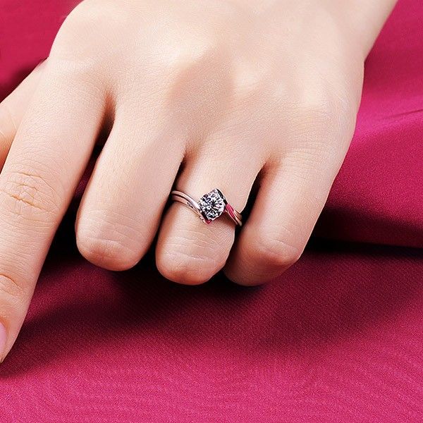 0.6 Carat Simulé Bague De Fiançailles / Mariage / Promesse De Diamant Pour Elle