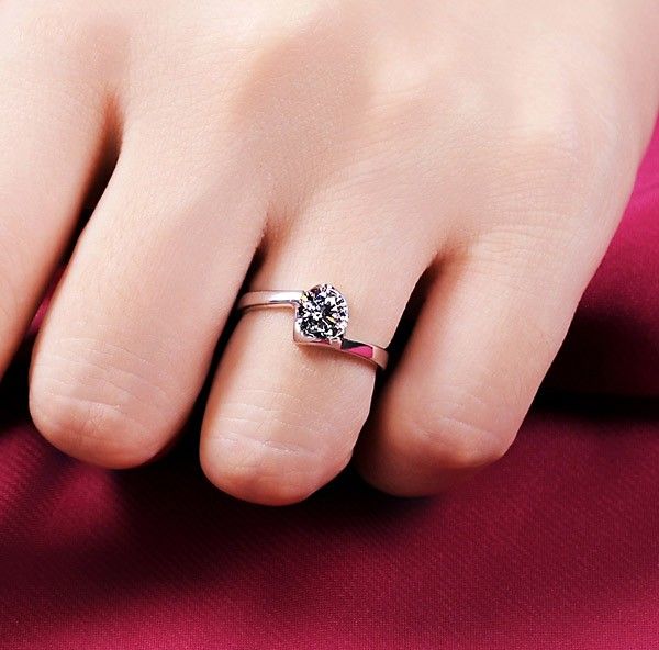 0.6 Carat Simulé Bague De Fiançailles / Mariage / Promesse De Diamant Pour Elle