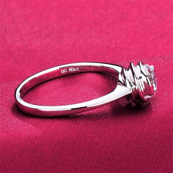 0.6 Carat Simulé Bague De Fiançailles / Mariage / Promesse De Diamant Pour Elle