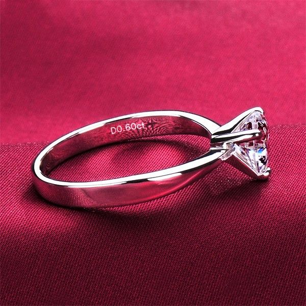 0.6 Carat Simulé Bague De Fiançailles / Mariage / Promesse De Diamant Pour Elle