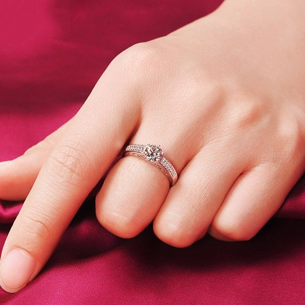 0.8 Carat Simulé Bague De Fiançailles / Mariage / Promesse De Diamant Pour Elle