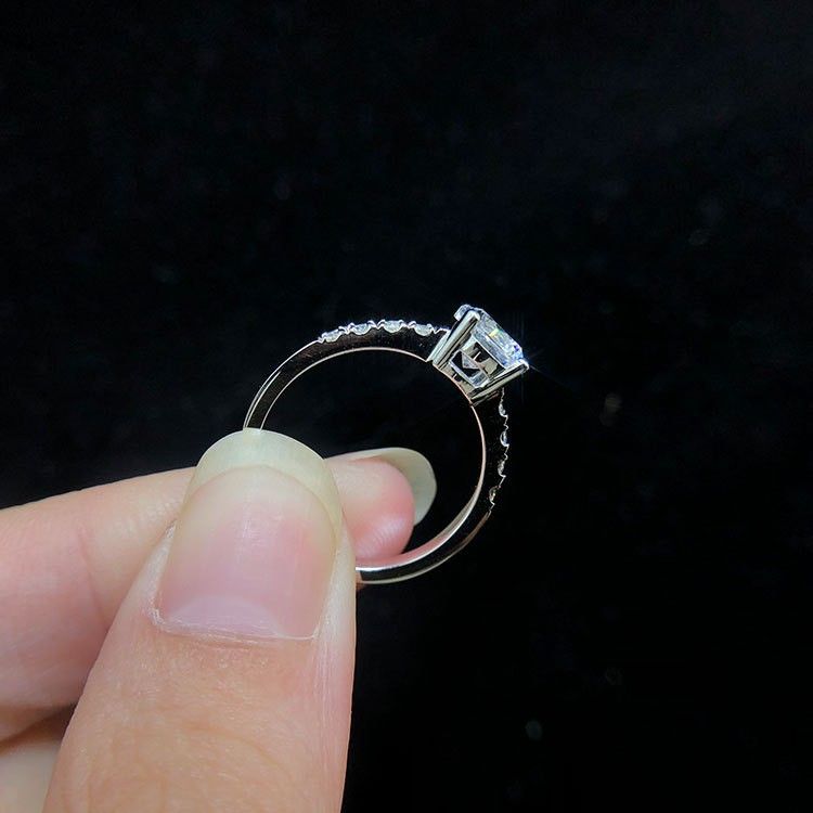 1.0 Ct 925 Argent Plaqué Platine Rond Simulé Promesse De Diamant / Mariage / Bague De Fiançailles Pour Les Femmes Fille Amis Cadeau De La Saint-valentin