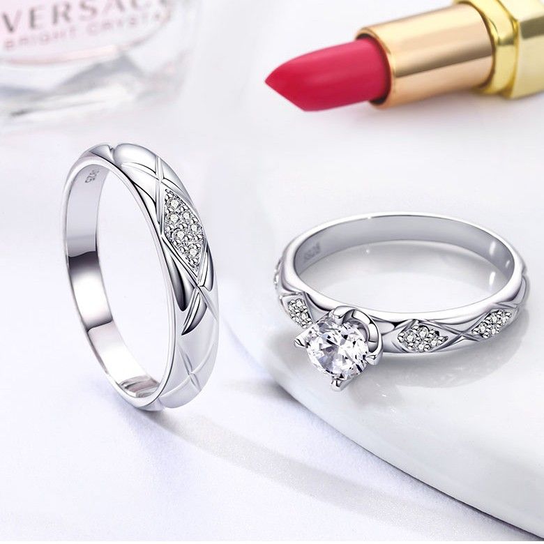 Amour Entrelacé Avec Un Engagement À Vie Anneaux De Fiançailles / Mariage En Argent Sterling 925