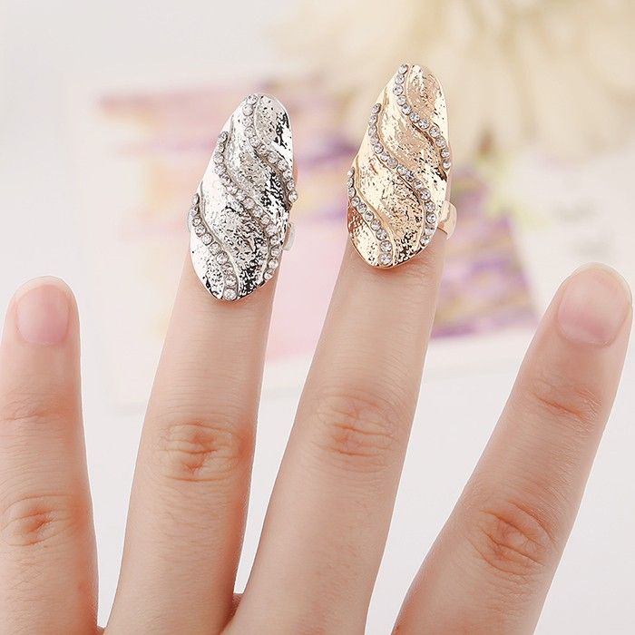 Anneau D'ongle De Vague Incrusté De Zircon Cubique De Vente Chaude Pour Les Femmes