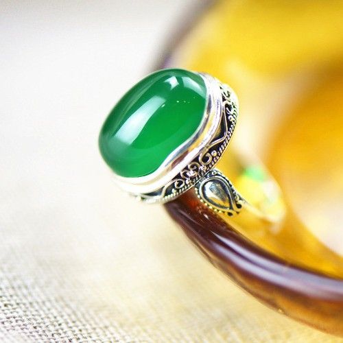 Bague De Calcédoine Verte Naturelle Incrustée D'argent Noble S925 Haut De Gamme