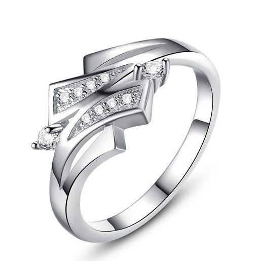 Bague Pour Femme Plaquée Platine Avec Dessus Incrusté De Zircone Cubique