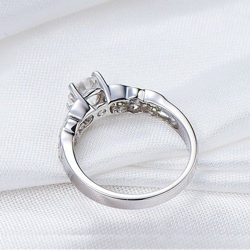 Bague Pour Femmes De Style Tissé En Argent Sterling 925 Plaqué Platine 0.8 Ct Avec Zircone Cubique