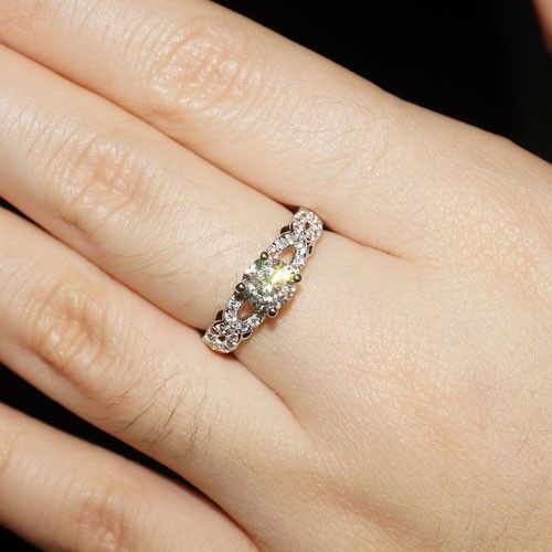 Bague Pour Femmes De Style Tissé En Argent Sterling 925 Plaqué Platine 0.8 Ct Avec Zircone Cubique