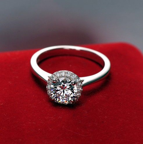 Bague De Fiançailles CZ Ronde En Argent Sterling Incrusté De Quatre Griffes En Europe