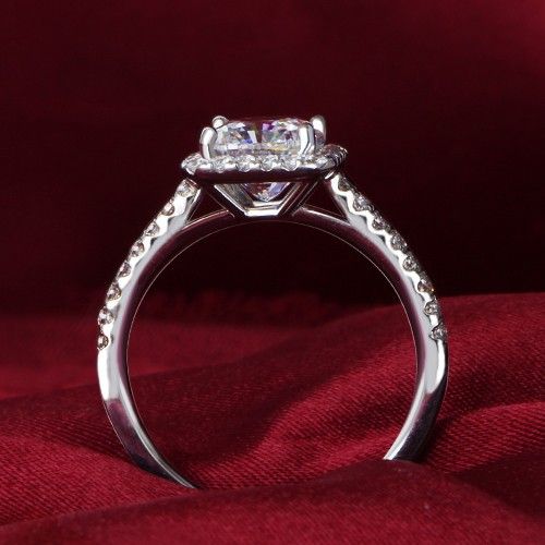 Bague De Fiançailles De Luxe À Quatre Griffes De 2.35 Ct Avec Simulation De Diamant