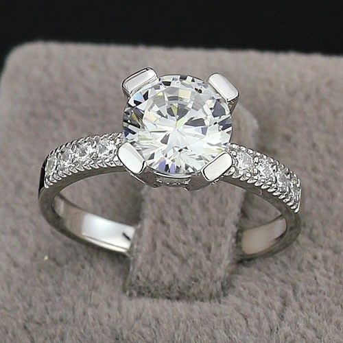 Bague De Fiançailles Luxueuse Et Généreuse En Argent Sterling 925 Incrusté De 2 Ct CZ