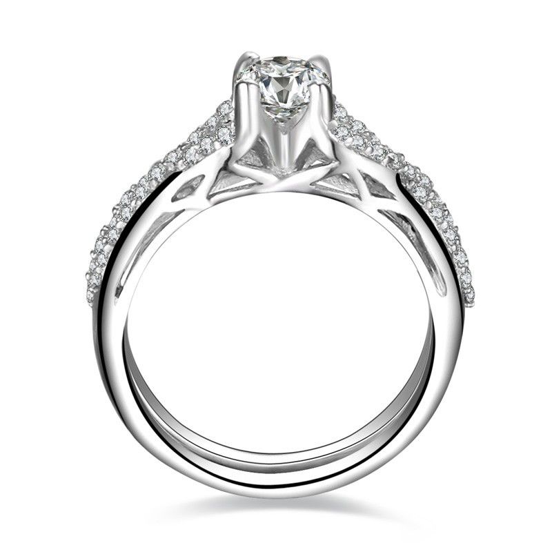 Bague De Fiançailles / Mariage Pour Dame En Argent Sterling Avec Diamants Sona De Forme Ronde