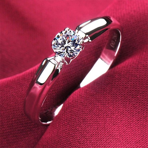 Bague De Fiançailles / Mariage / Promesse En Diamant Simulé De 0.2 Carat Pour Elle