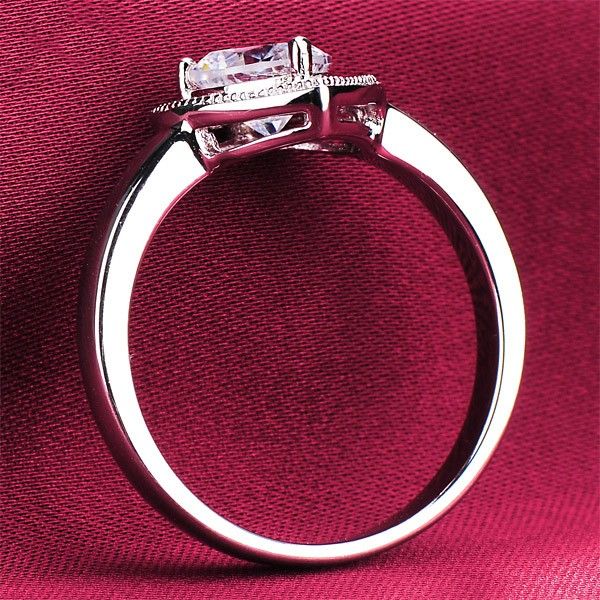 Bague De Fiançailles / Mariage / Promesse En Diamant Simulé De 0.6 Carat Pour Elle