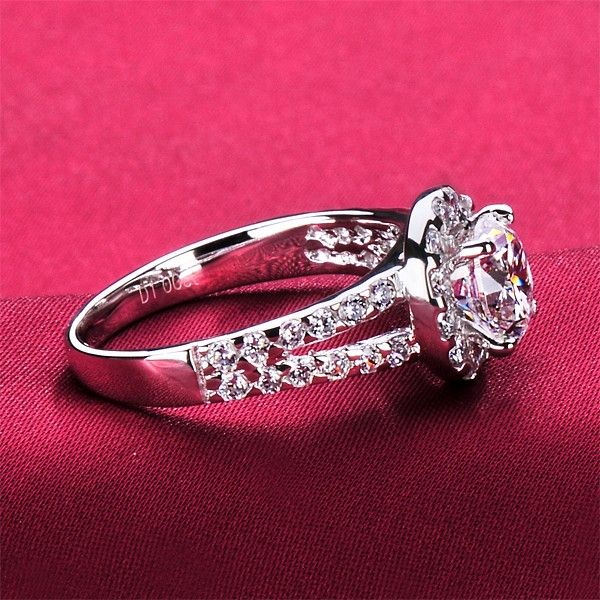 Bague De Fiançailles / Mariage / Promesse En Diamant Simulé De 1.0 Carat Pour Elle