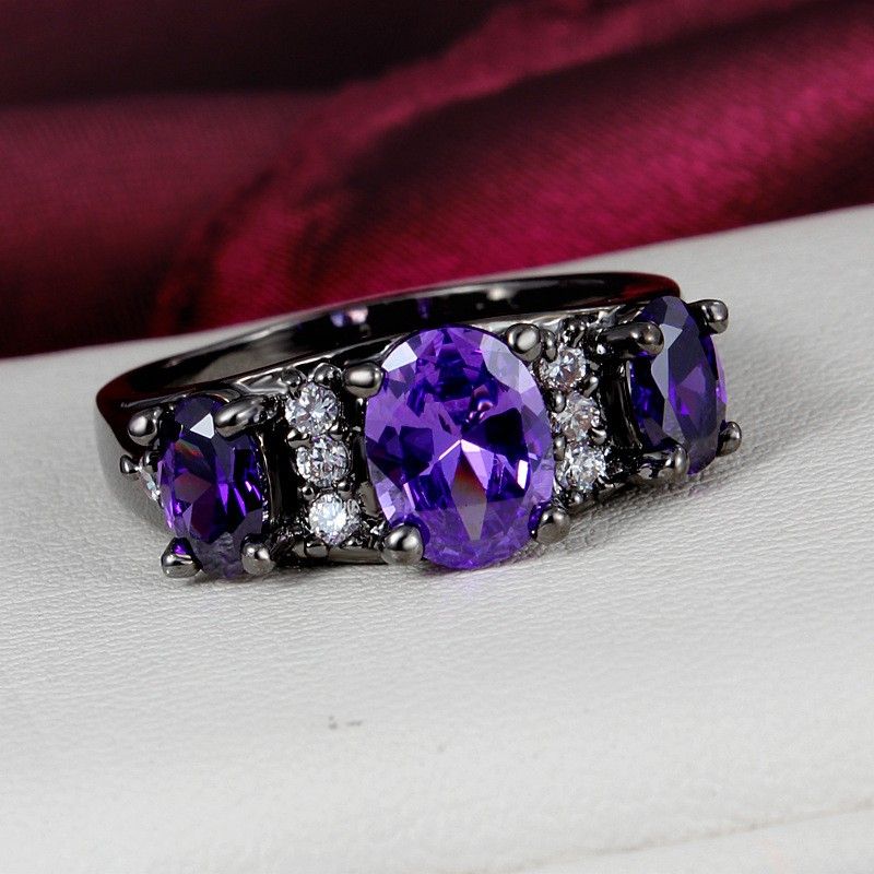 Bague De Fiançailles De Pierres Précieuses Violettes Incrustées D'or Noir Plaqué Cuivre