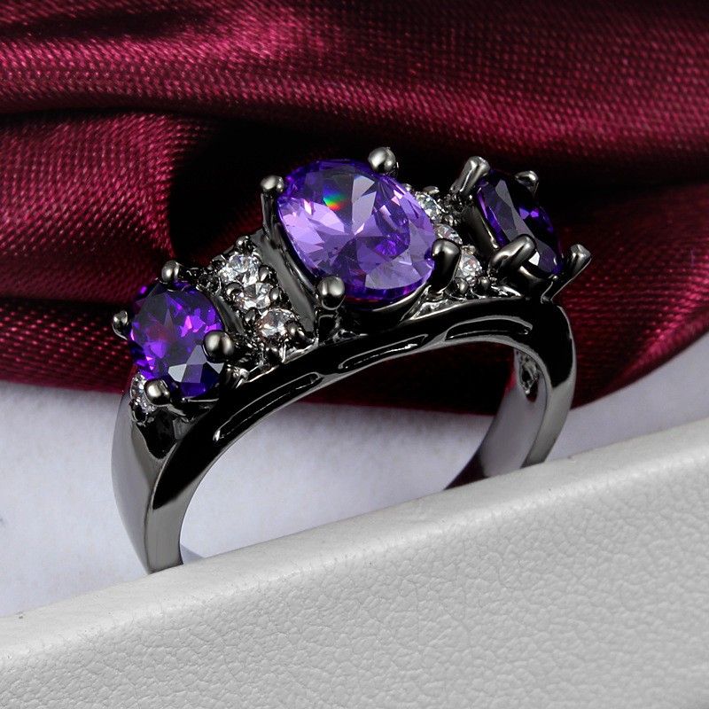 Bague De Fiançailles De Pierres Précieuses Violettes Incrustées D'or Noir Plaqué Cuivre