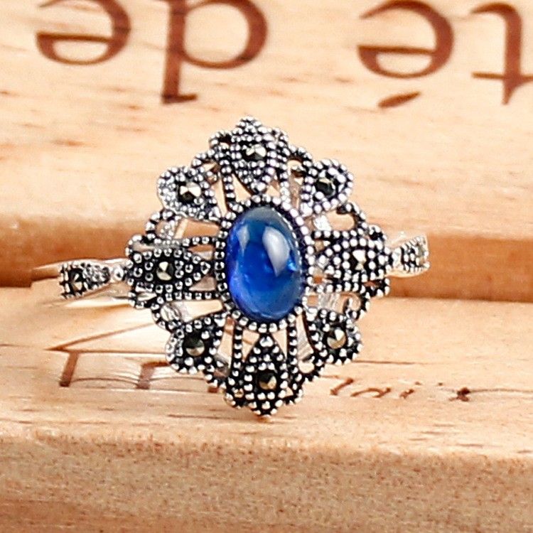 Bague En Grenat Incrustée À La Main En Argent Sterling 925 En Forme De Fleur Rétro