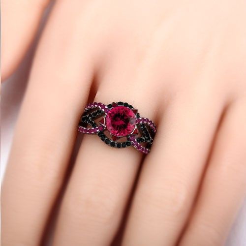 Bague Noire Pour Femmes Twist Infinity Avec Corindon Rouge Et Zircone Cubique Noire