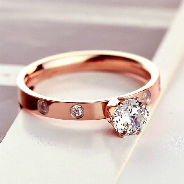 Dernière Bague De Fiançailles En Or Rose 18 Carats Avec Strass