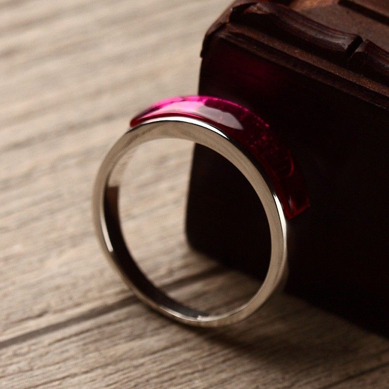 Nouvelle Bague En Corindon Rouge Incrustée En Argent Sterling 925 Avec Simplicité Élégante