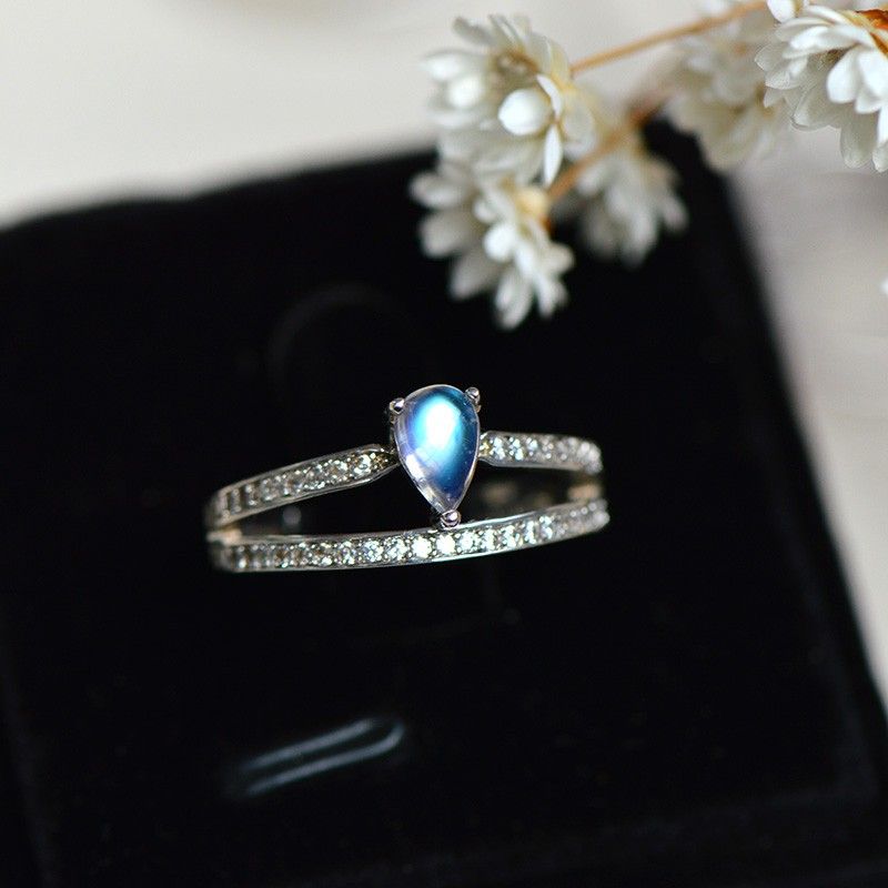 Simple Mignon Exquis 925 En Argent Sterling Incrusté De Pierre De Lune Princesse Couronne Bague