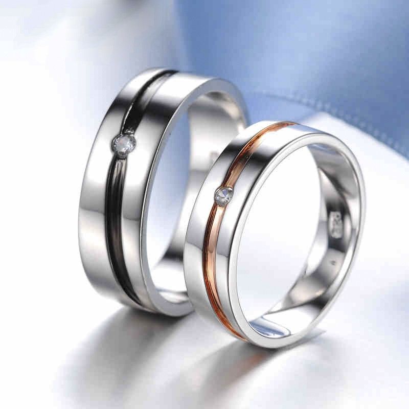 Style Simple À La Mode En Argent Sterling 925 Avec Anneaux De Couple En Zircon Cubique Plaqué Or Blanc (prix Pour Une Paire)