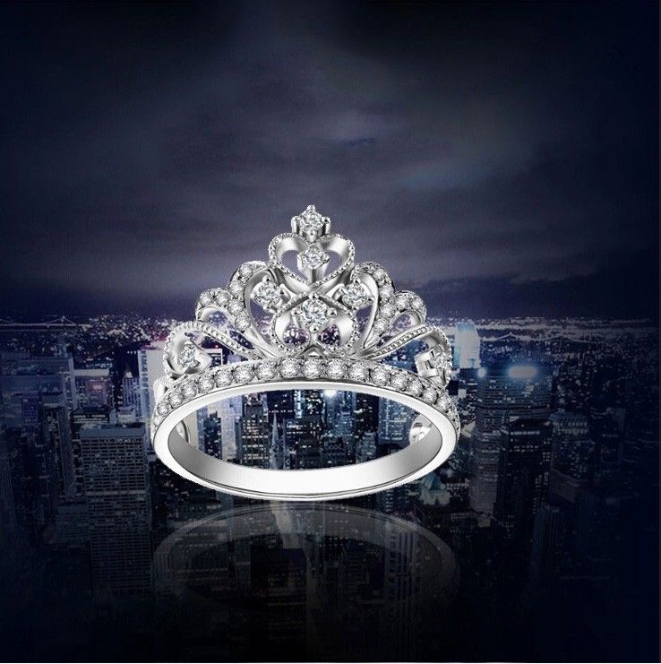 Unique En Forme De Cœur Combiné Avec Une Bague De Couronne De Princesse Rétro À Motif Bouclé Classique