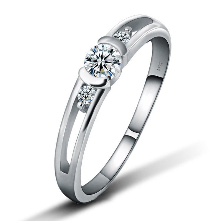 Version Coréenne De La Bague De Fiançailles CZ Incrustée En Argent Sterling 925 De Haute Qualité