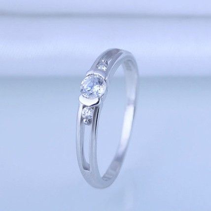 Version Coréenne De La Bague De Fiançailles CZ Incrustée En Argent Sterling 925 De Haute Qualité