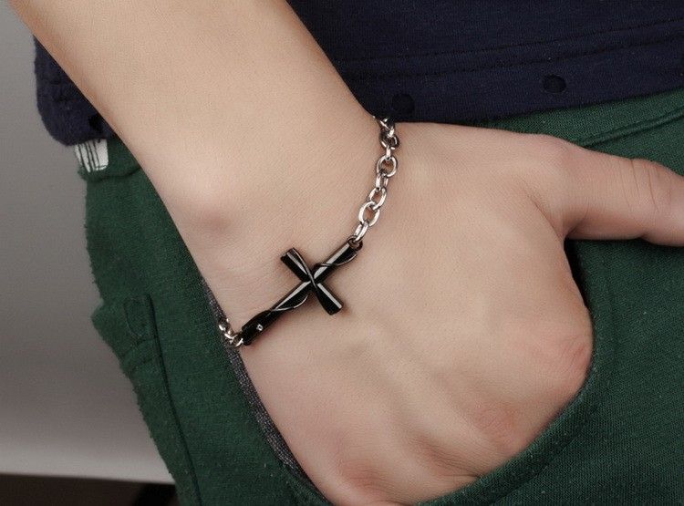 Bracelets De Couple Rétro Croix Classique (prix Pour Une Paire)