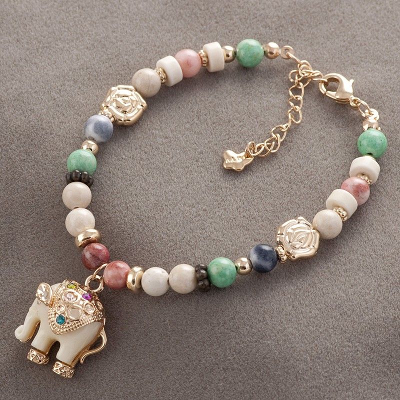 Gemmes Colorées Vintage Avec Le Bracelet Des Femmes Pendentif Éléphant En Vedette