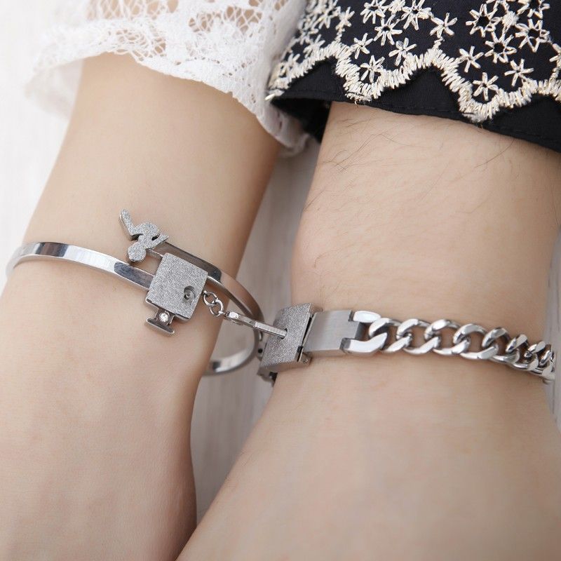 Nouveau Design Romantique Polonais Terne Pour Toujours Love Lock & Key Lover's Titanium Bracelets (prix Pour Une Paire)